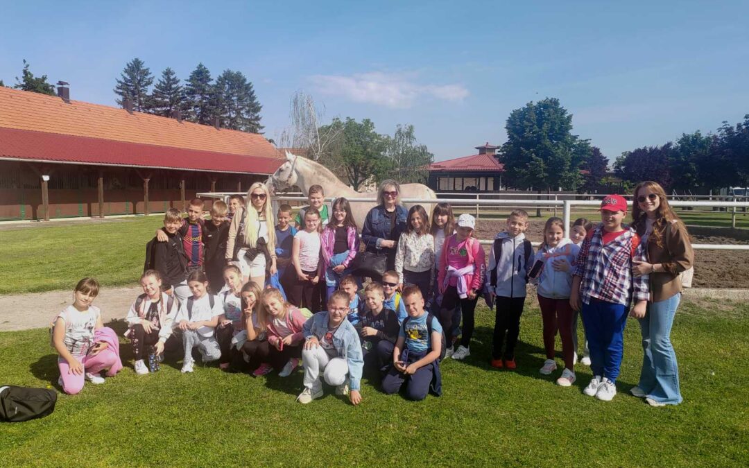 Učenici 2. razreda na jednodnevnom izletu u Đakovu